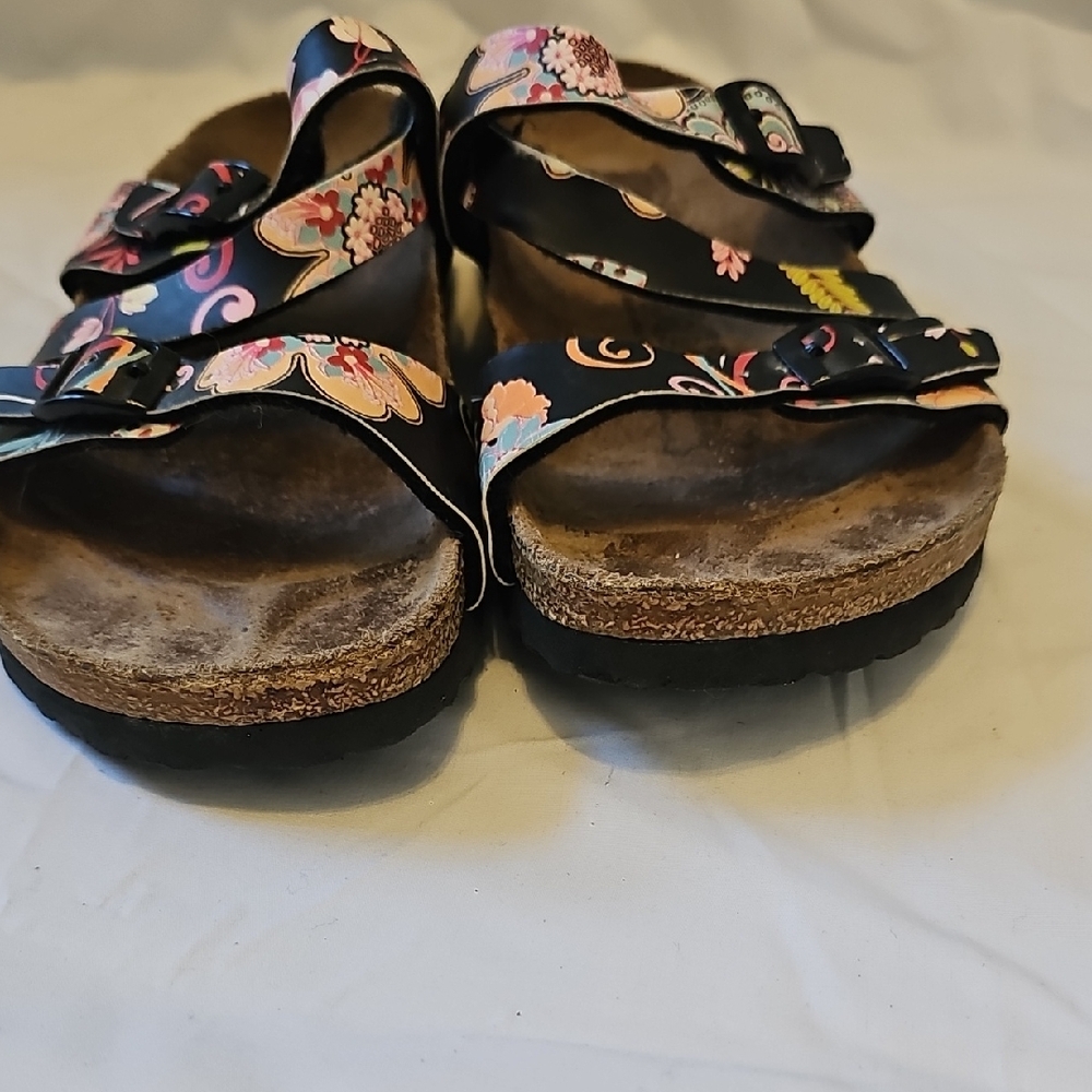 Floral Patterned Women's Sandals - Picture 5 of 7